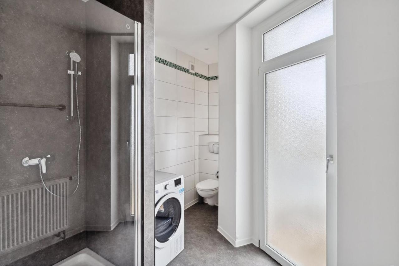 Apartment Fuer 13 Gaeste, 5 Schlafzimmer, 2 Baeder, 2 Loggia'S, Leipzig Zentrum Ost Eksteriør billede
